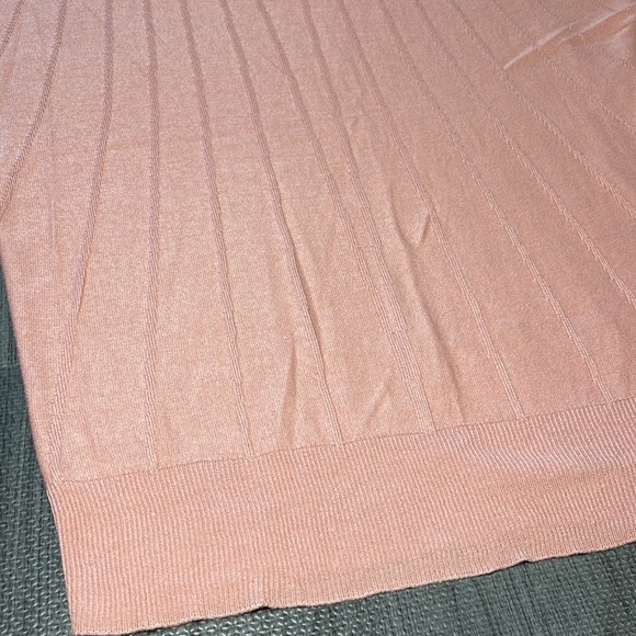 New York & Company Salmon Pink Short Sleeved Light Sweater - Womens Size M - Picture 4 of 7